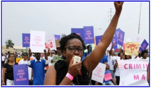 (Mulheres protestam em Angola. Fonte: International Campaign for Women’s Rights to Safe Abortion)